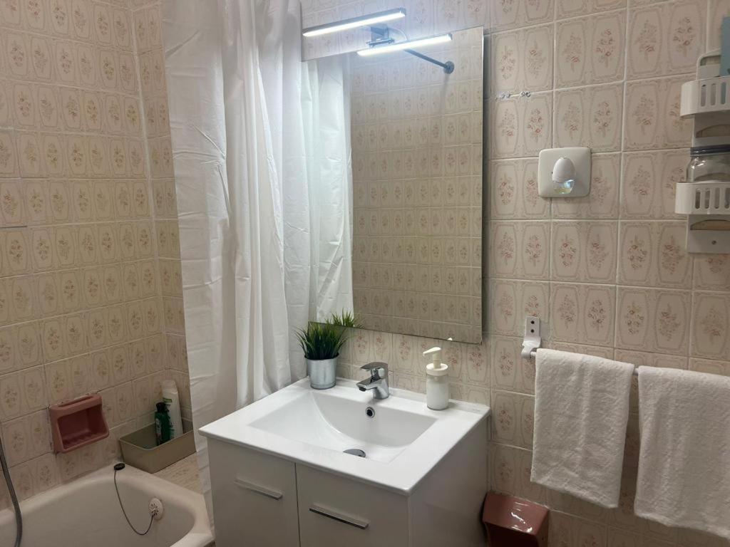 Apartamento Para 4 Personas En El Centro De Valencia, Plaza El Pilar Bagian luar foto